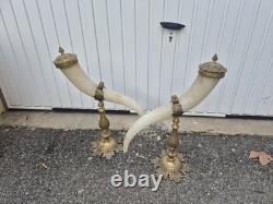 Grande paire de cornes décoratives XIXe en monture bronze doré 62 cm