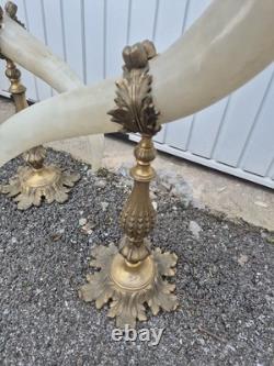Grande paire de cornes décoratives XIXe en monture bronze doré 62 cm