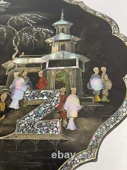 Guéridon Epoque Napoléon III décors de Nacre decors chine pagode fleurs XIX e