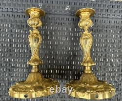 H. PICARD PAIRE DE BOUGEOIRS ST. ROCAILLE LOUIS XV BRONZE DORÉ NAPOLÉON III XIXe
