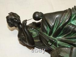 -JOLI ANCIEN SUJET REGULE PATINE NOIRE NAPOLEON III XIXe SOCLE BOIS NOIRCI D