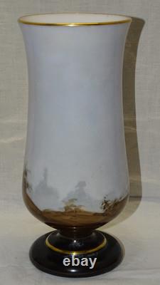 -JOLI VASE NAPOLEON III OPALINE DE CRISTAL décor PEINT XIXe collection vitrine D