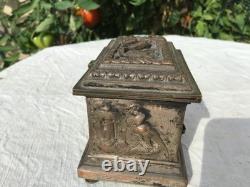 Joli Petit coffret à bijoux boîte métal argenté décor animaux Napoléon III XIXè