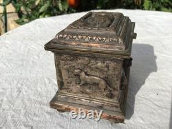 Joli Petit coffret à bijoux boîte métal argenté décor animaux Napoléon III XIXè