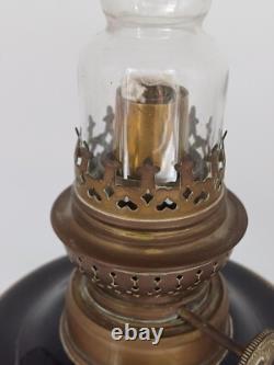Jolie LAMPE A PETROLE napoléon III Opaline Soufflée Noire & Émaillée XIXè