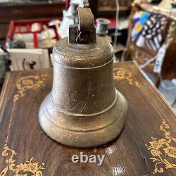 Jolie cloche en bronze fin XIX siècle de 1 kg 630 grs