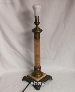 Lampe de table Napoléon III en albâtre et régule XIXe S. Hauteur 40 cm