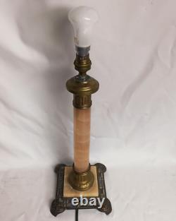 Lampe de table Napoléon III en albâtre et régule XIXe S. Hauteur 40 cm