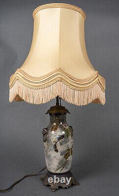 Lampe en barbotine de la fin du XIXe Napoléon III à décor de papillon H5227