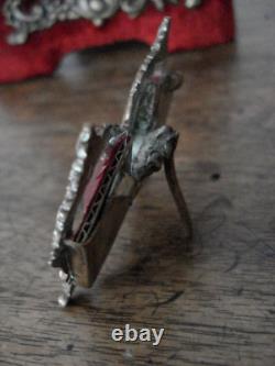 Lot 3 Porte-photo anciens XIXe Napoléon III, laiton Renaissance, rocaille Lot 3 Porte-photo anciens XIXe Napoléon III, laiton Renaissance, rocaille