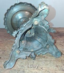 MAGNIFIQUE CASSOLETTE OU CENTRE DE TABLE EN BRONZE A DECOR VEGETAL XIX ème S