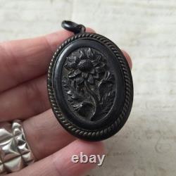 Médaillon Gutta Percha Napoléon III XIXè Victorian Mourning Locket Pendant
