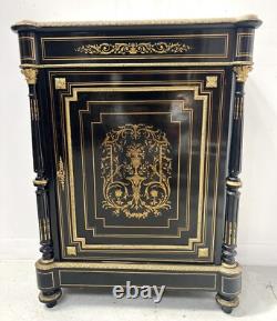 Meuble Napoléon III a une porte en bois noir et marquetrie de laiton XIX siècle