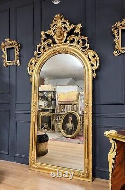 Miroir D'époque Napoléon III En Bois Doré à La Feuille à Décor D'une Tête XIXe