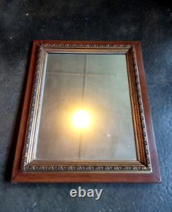 Miroir Napoléon III en bois et stucs dorés Fin du XIXe siècle 59 x 49 cm