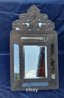Miroir à parecloses mercure laiton repoussé tete de lion Epoque Napoléon III XIX