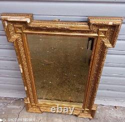 Miroir de style Napoléon III doré à la feuille XIXe siècle A restaurer