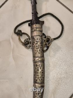 Objet Orientale Berbère En Cuivre Et Incrusté D'argent XIX° siècle 46 Cm