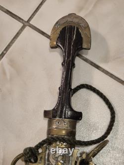 Objet Orientale Berbère En Cuivre Et Incrusté D'argent XIX° siècle 46 Cm