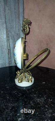 Oeuf porcelaine et laiton Napoléon III cave à parfum XIX ème présentoir h24cm