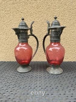 PAIRE D'AIGUIERE ÉTAIN ET VERRE ROUGE ÉPOQUE NAPOLÉON III XIXe