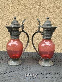 PAIRE D'AIGUIERE ÉTAIN ET VERRE ROUGE ÉPOQUE NAPOLÉON III XIXe