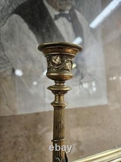 Paire De Bougeoirs En Bronze à Decor De Salamandres Époque Napoléon III XIXe