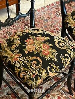 Paire de chaises de chambre XIXe Napoléon III décor doré sur fond noir