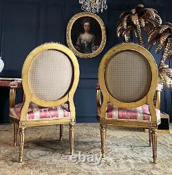 Paire de fauteuils médaillons d'époque napoléon III en bois doré XIXe