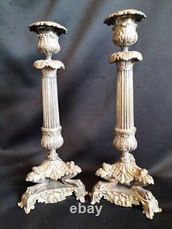 Paire de flambeaux en bronze argenté tripodes pattes de lion / Napoléon III XIXe