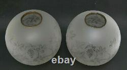 Paire de globes gravé à l'acide pour lampe huile / pétrole XIXe Napoléon III