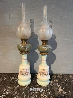 Paire de lampes à pétrole en porcelaine Décor Oiseau et fleurs XIX S