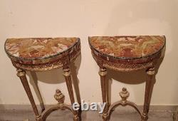 Paire de petites consoles en bois doré de style Louis XVI, fin du XIXe siècle, N