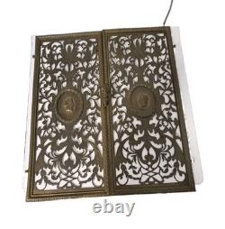 Paire de portes de facade XIX laiton ajouré style néo renaissance Napoléon III