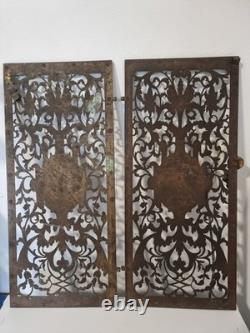 Paire de portes de facade XIX laiton ajouré style néo renaissance Napoléon III