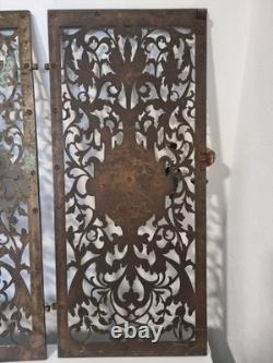 Paire de portes de facade XIX laiton ajouré style néo renaissance Napoléon III