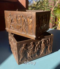 Paire de sabots de pied de meuble anciens en laiton- décor Néo Classique XIXe