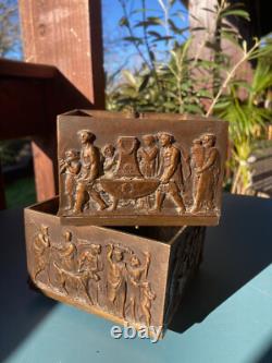 Paire de sabots de pied de meuble anciens en laiton- décor Néo Classique XIXe