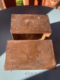 Paire de sabots de pied de meuble anciens en laiton- décor Néo Classique XIXe