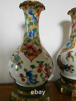 Paire de vase en porcelaine de BAYEUX XIX eme