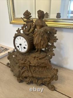 Pendule Ancienne Napoléon III Régule Décor Femme XIXe. À Réviser