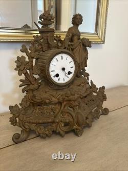 Pendule Ancienne Napoléon III Régule Décor Femme XIXe. À Réviser