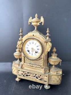 Pendule Empire bronze doré têtes de bélier France XIXe Napoléon III CheminClock Pendule Empire bronze doré têtes de bélier France XIXe Napoléon III CheminClock