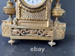 Pendule Empire bronze doré têtes de bélier France XIXe Napoléon III CheminClock