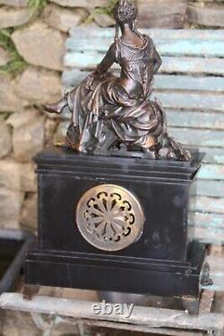 Pendule Napoléon III Bronze par Eutrope Bouret Femme assise statue horloge XIX