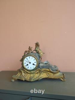 Pendule bronze doré XIXe avec chèvre mouvement à réviser style Napoléon III