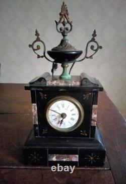 Pendule de cheminée Napoléon III fin XIXè, marbre noir et couleur, avec sa clé