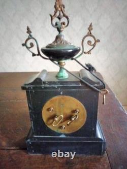 Pendule de cheminée Napoléon III fin XIXè, marbre noir et couleur, avec sa clé