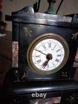 Pendule de cheminée Napoléon III fin XIXè, marbre noir et couleur, avec sa clé Pendule de cheminée Napoléon III fin XIXè, marbre noir et couleur, avec sa clé