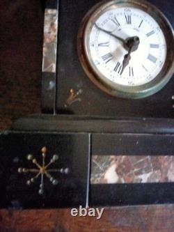 Pendule de cheminée Napoléon III fin XIXè, marbre noir et couleur, avec sa clé Pendule de cheminée Napoléon III fin XIXè, marbre noir et couleur, avec sa clé